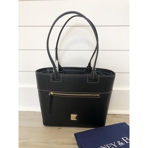 Dooney & Bourke NWT Beacon Purse